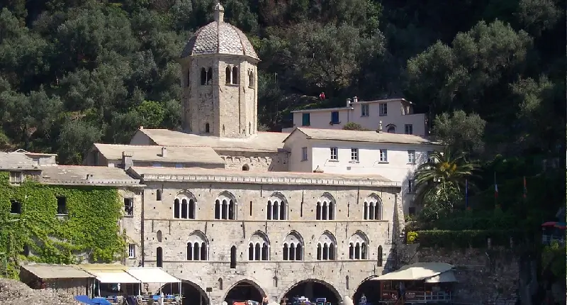 Abbazia>
                                    <p class=